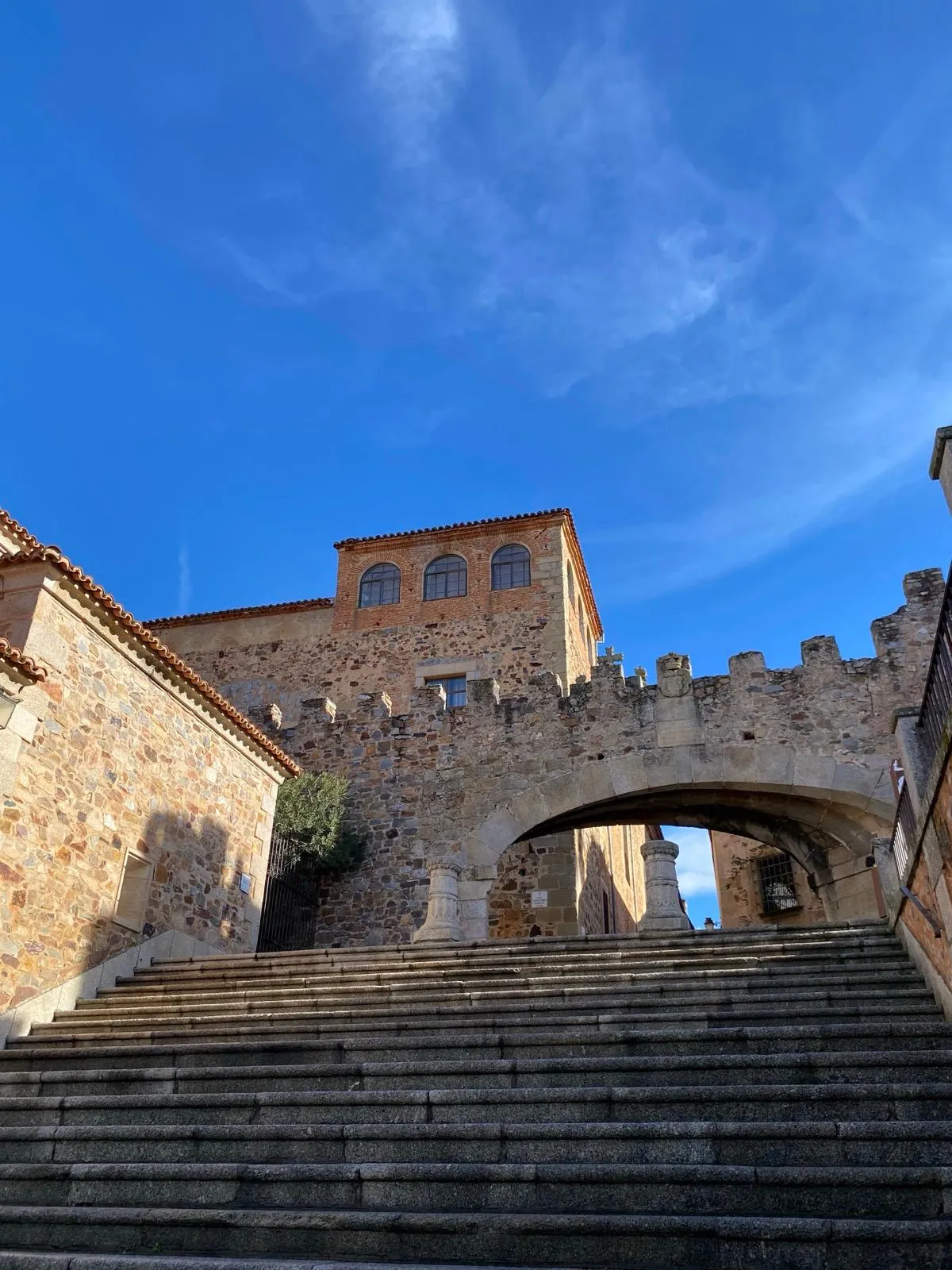 Arco de la Estrella en Free Tour Cáceres Free Tours España